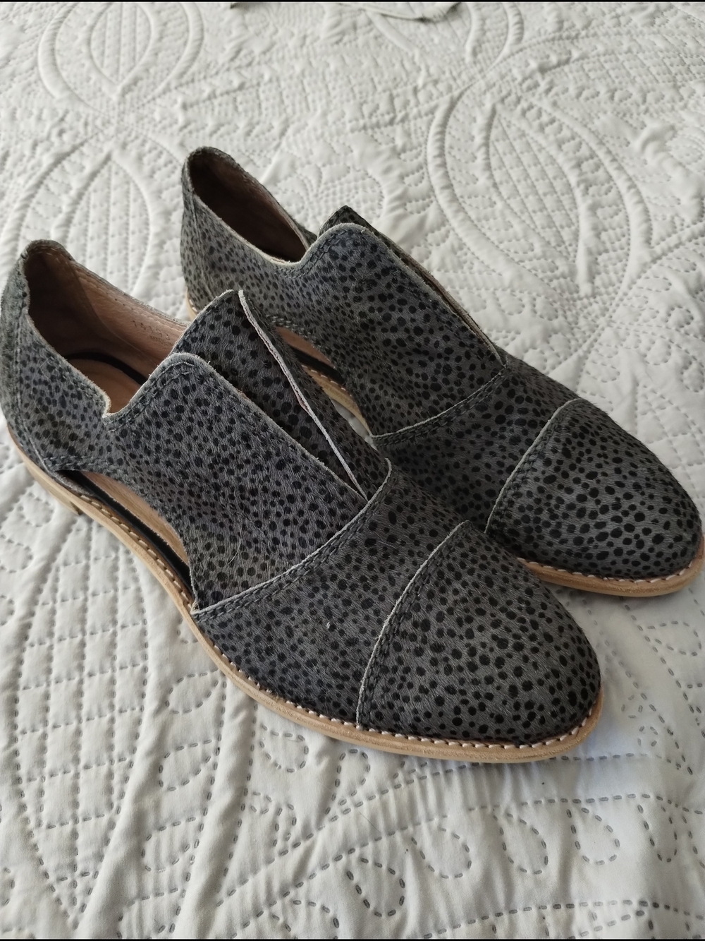 Women's All Black Grey Spotted Faux Fur Slip-On Dress Shoes